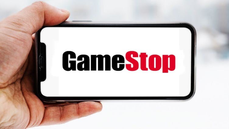 Hand-die-smartphone-hält-mit-logo-des-unternehmens-gamestop