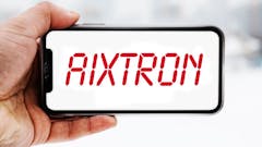Hand-die-smartphone-hält-mit-logo-des-unternehmens-aixtron