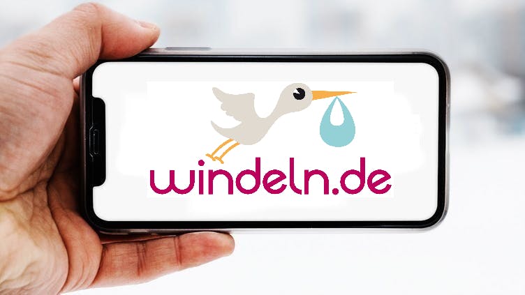 Hand-die-smartphone-hält-mit-logo-des-unternehmens-windeln.de