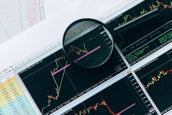 Last week's hottest stocks - charts and a magnifying glass
