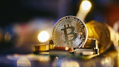 Bitcoin Münze mit verschwommenen Hintergrund
