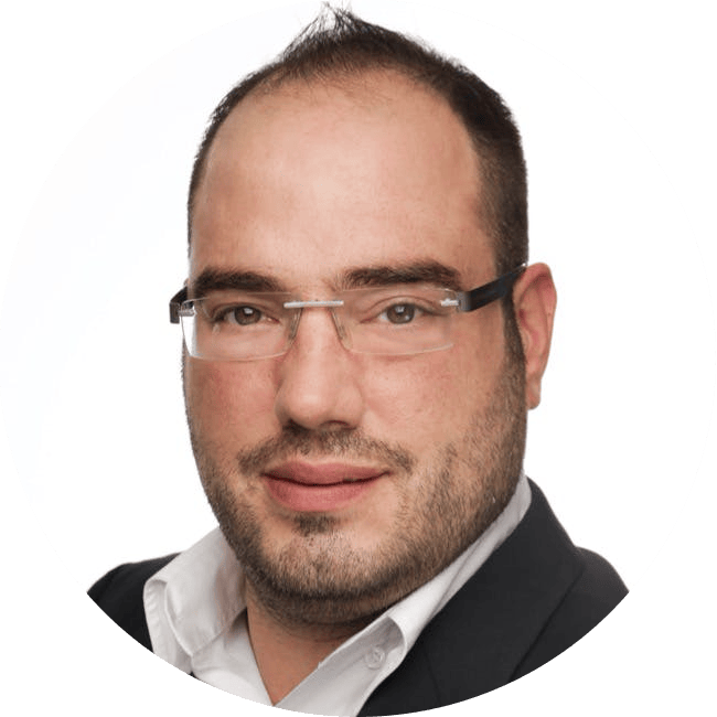 portrait-von-orkan-kuyas-rund