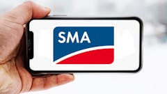 hand-die-smartphone-hält-mit-logo-des-unternehmens-sma-solar