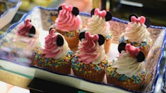 cupcake-mit-mickey-mouse-verzierung