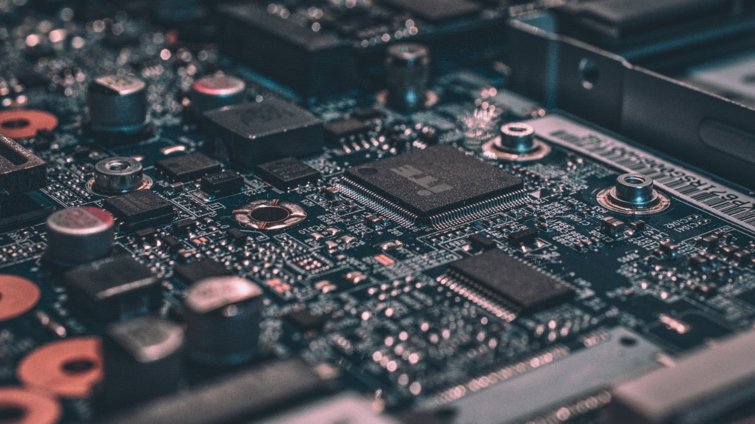 computer-motherboard-vogelperspektive